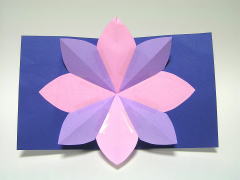 色画用紙と折紙工作　お花が咲いた！