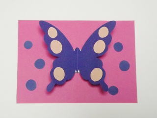 水玉模様の蝶が飛び出すカード