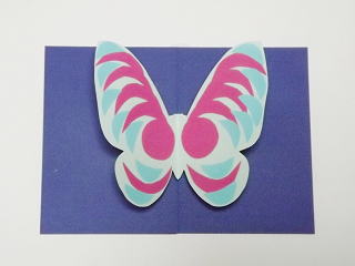 蝶飛び出すカード　顔のように飾ってみました。